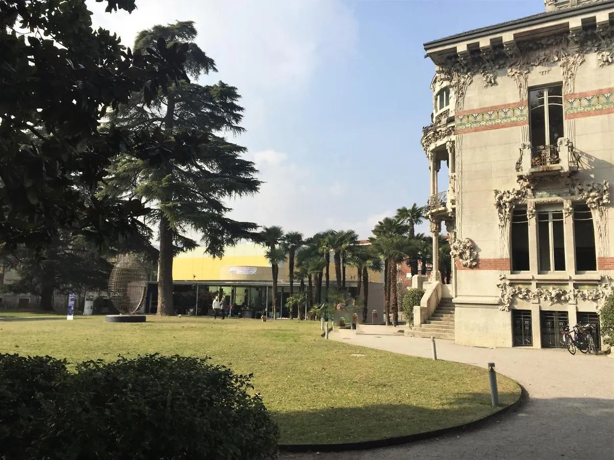 La Corte Di Zizi Τσερνόμπιο